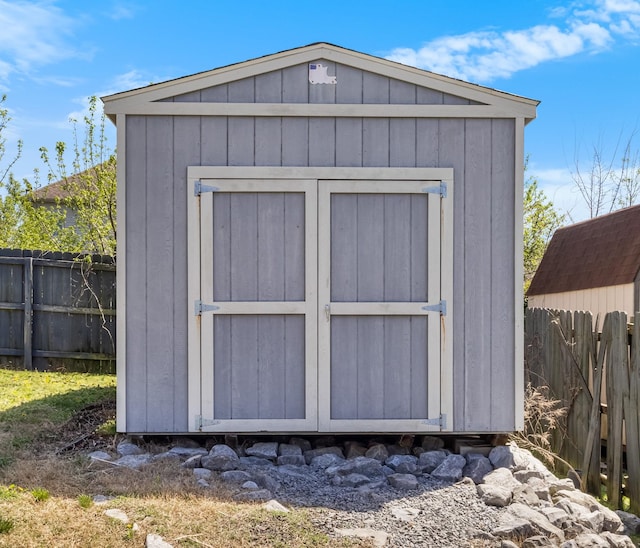 1995 General Neyland Dr, Clarksville, TN 37042 - view of shed with fence