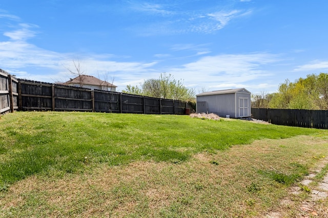1995 General Neyland Dr, Clarksville, TN 37042 - view of yard with a storage shed, a fenced backyard, and an outdoor structure