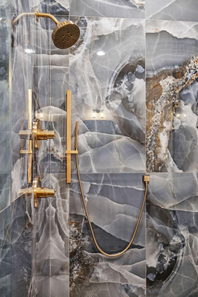 3207B Long Blvd, Nashville, TN 37203 - interior details featuring a marble finish shower