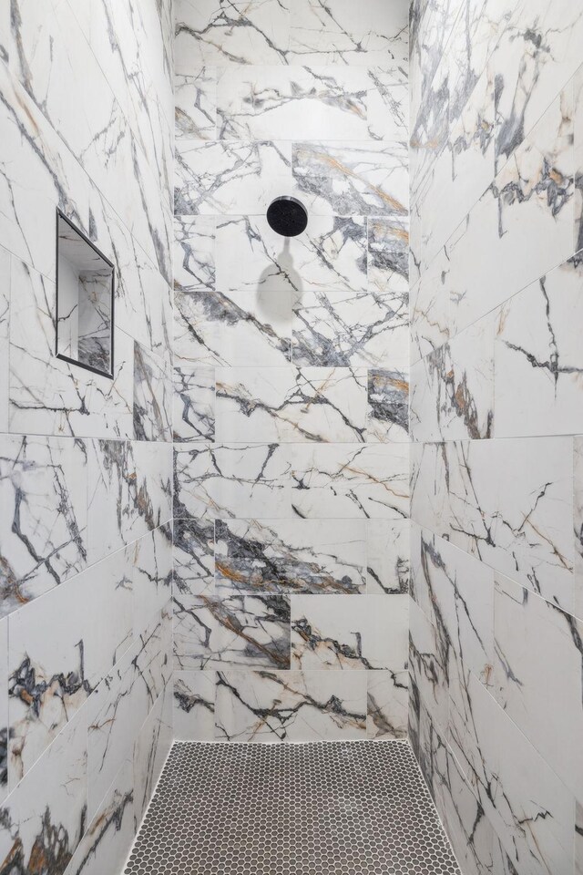 3207A Long Blvd, Nashville, TN 37203 - full bath featuring tiled shower
