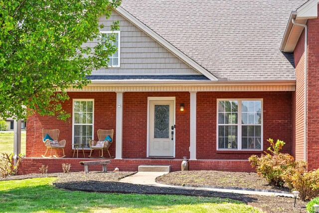 580 Mountain View Dr, Clarksville, TN 37043 - view of front of home featuring a porch and a shingled roof