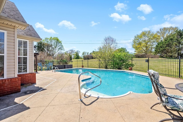 580 Mountain View Dr, Clarksville, TN 37043 - view of swimming pool featuring a fenced in pool, a patio area, and a fenced backyard