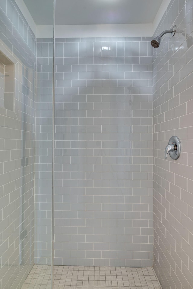 509D Chesterfield Ave, Nashville, TN 37212 - bathroom with a tile shower