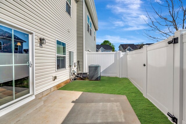 4316 Summercrest Blvd Unit 1003, Antioch, TN 37013 - fenced backyard featuring a patio