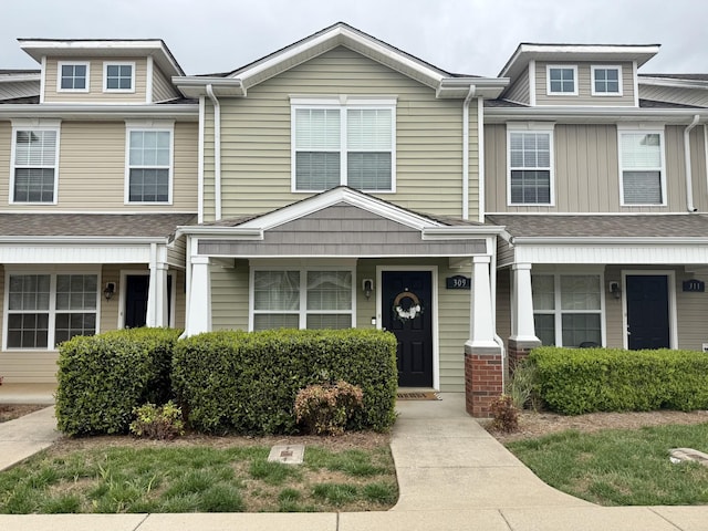 309 Sam Houston Cir, Clarksville, TN 37040 - photo 1
