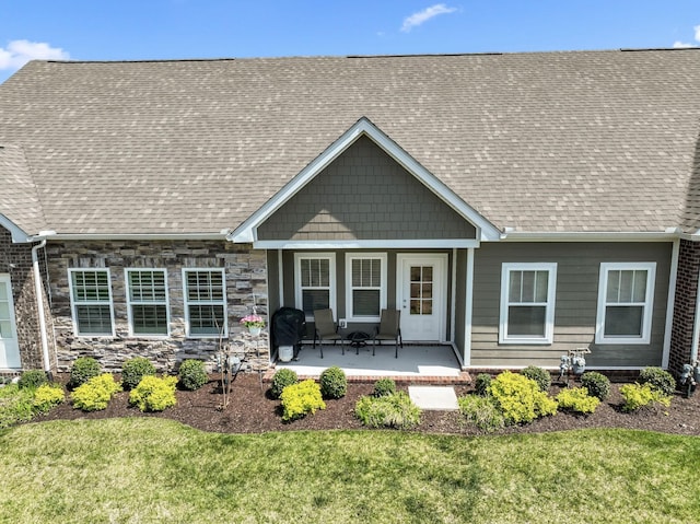 1816 Neswick Ct, Gallatin, TN 37066 - rear view of property with roof with shingles and a lawn