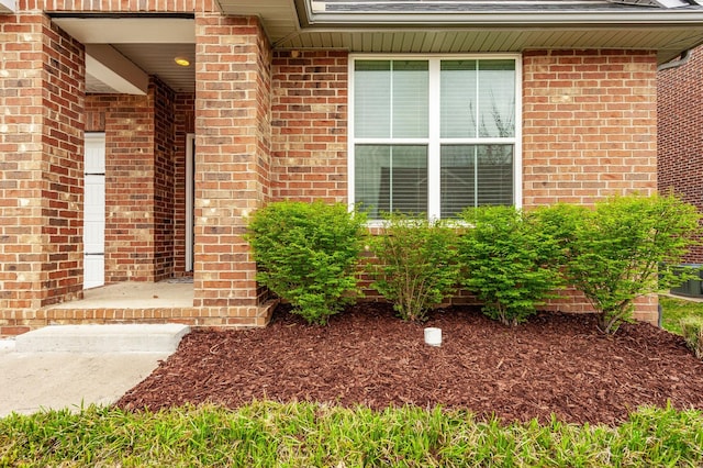 224 Griffin Ln, Gallatin, TN 37066 - doorway to property with brick siding