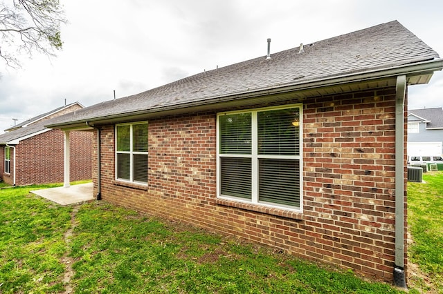 224 Griffin Ln, Gallatin, TN 37066 - rear view of property featuring a yard, brick siding, and a patio