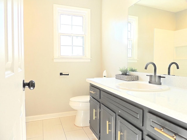 436 Bluff Dr, Clarksville, TN 37043 - bathroom featuring toilet, vanity, baseboards, and tile patterned flooring