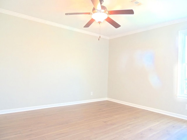 436 Bluff Dr, Clarksville, TN 37043 - unfurnished room featuring light wood-style flooring, baseboards, crown molding, and visible vents