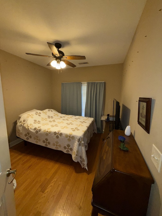 2256 Ellington Gait Dr, Clarksville, TN 37043 - bedroom with wood finished floors and ceiling fan