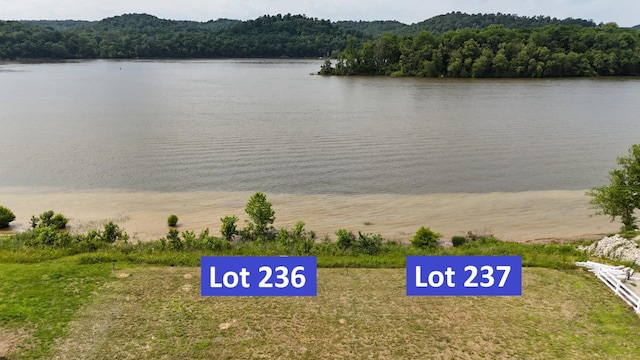 2631 Hardin Bottom River Rd, Clifton, TN 38425