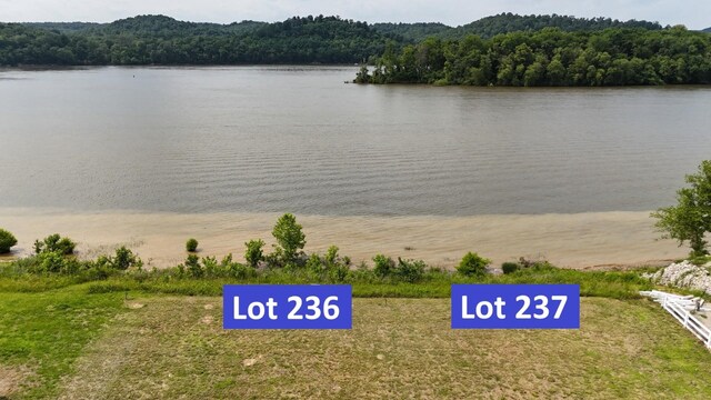 2623 Hardin Bottom River Rd, Clifton, TN 38425
