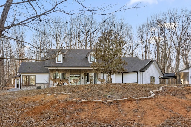 view of front facade with stone siding
