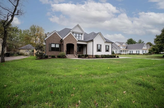 1019 Glasgow Dr, Murfreesboro, TN 37130 - view of front of home with a front lawn and brick siding