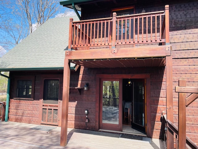 1041 High Meadow Dr, Spencer, TN 38585 - property entrance featuring roof with shingles and a balcony