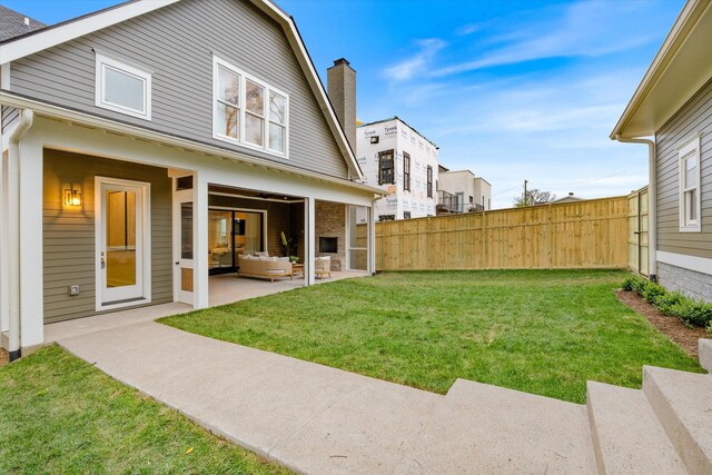 2109 10th Ave S, Nashville, TN 37204 - view of yard featuring a patio area and fence