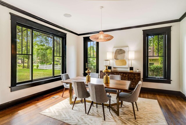 931 Caldwell Ln, Nashville, TN 37204 - dining area featuring crown molding, visible vents, baseboards, and plenty of natural light