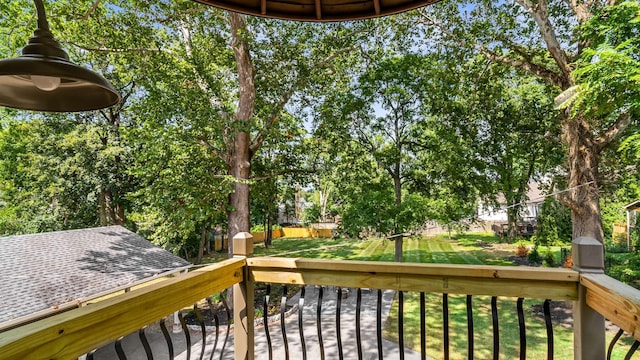 931 Caldwell Ln, Nashville, TN 37204 - wooden deck with a lawn