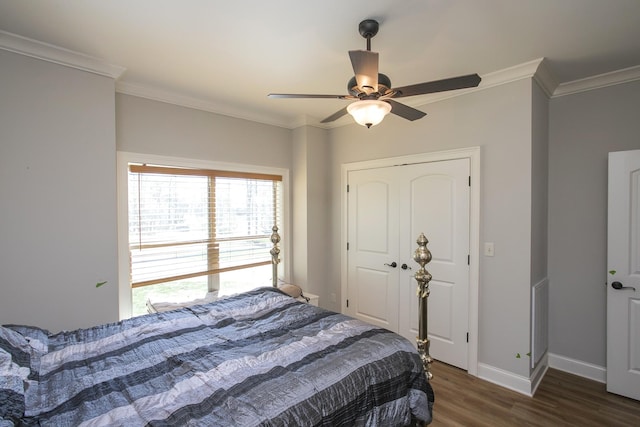 4512 General Forest Cir, Bon Aqua, TN 37025 - bedroom with baseboards, crown molding, a ceiling fan, and wood finished floors