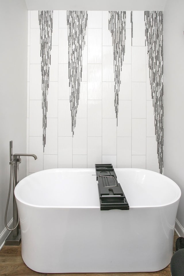 4512 General Forest Cir, Bon Aqua, TN 37025 - full bath with a freestanding tub