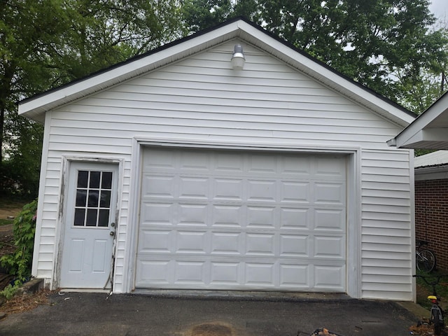 view of detached garage