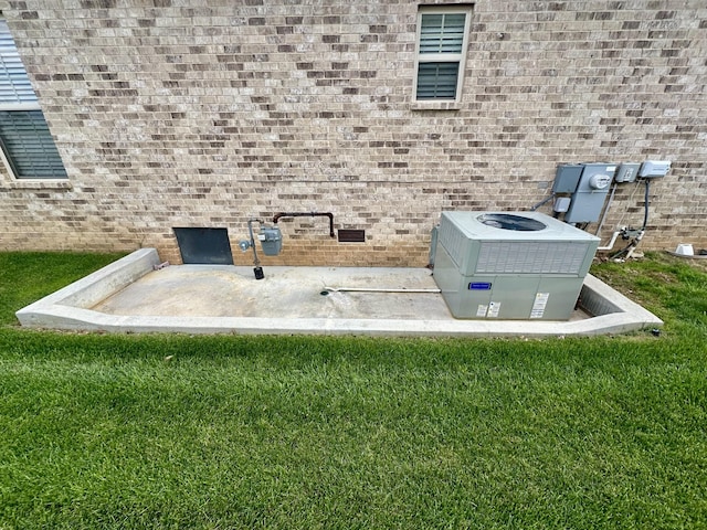 1049 Veridian Dr Unit A, Clarksville, TN 37043 - exterior view of central air condition unit, gas meter, and electric meter