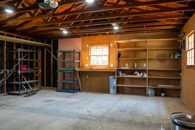 1203 W White Oak Dr, Cookeville, TN 38501 - garage featuring a garage door opener