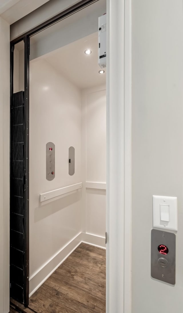 700 Pendragon Ct, Franklin, TN 37067 - interior details featuring wood finished floors, baseboards, and recessed lighting
