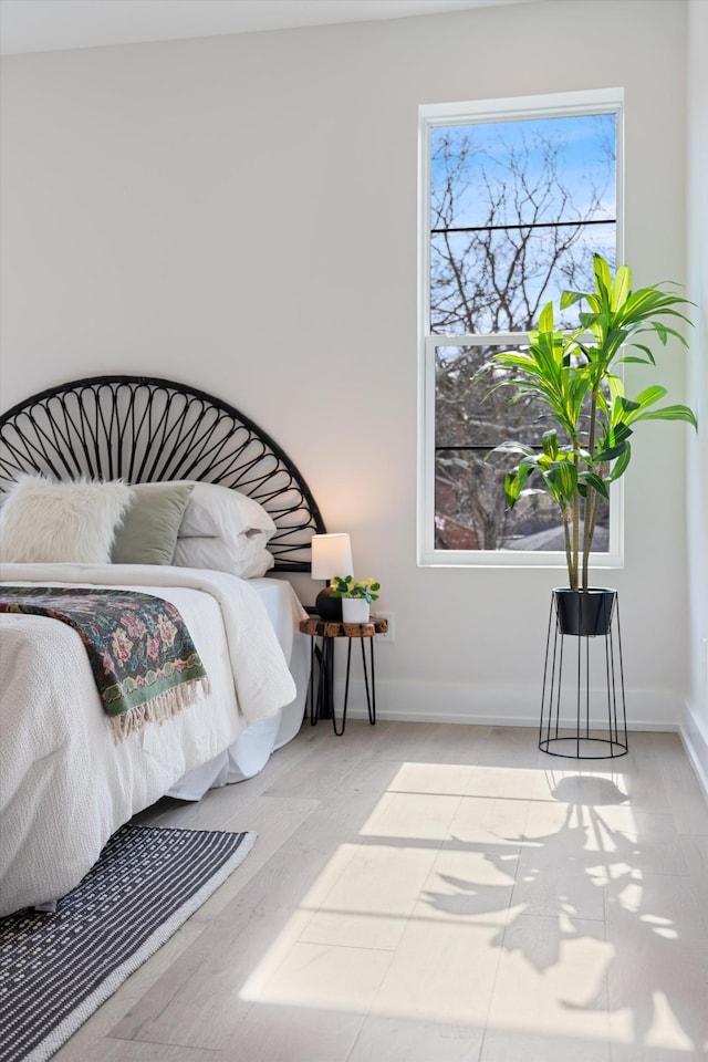 819 Davidson Dr, Nashville, TN 37205 - bedroom featuring wood finished floors and baseboards