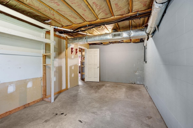 1719 Wynnewood Dr, Chapmansboro, TN 37035 - unfinished below grade area with visible vents and concrete block wall