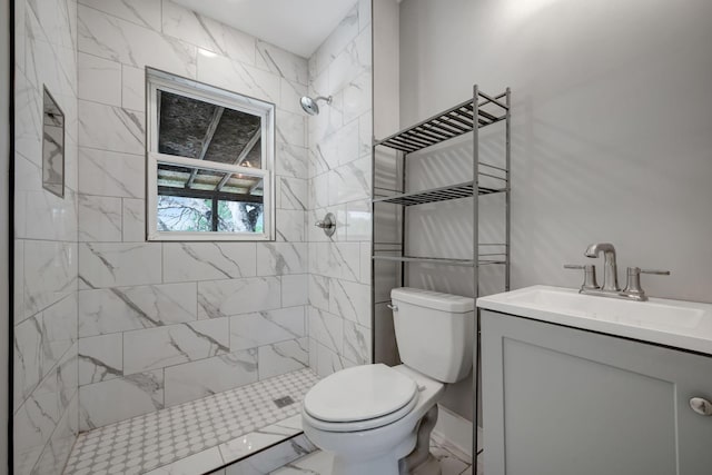 701 Santa Fe Pike, Columbia, TN 38401 - bathroom featuring toilet, tiled shower, vanity, and marble finish floor