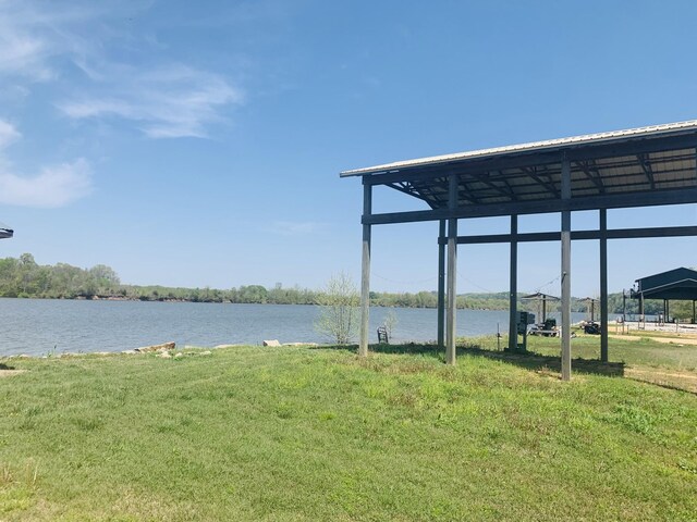 1189 River Front Dr, Clifton, TN 38425