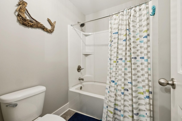 7025 Headwaters Dr, Franklin, TN 37064 - full bath featuring toilet, shower / bath combination with curtain, and baseboards