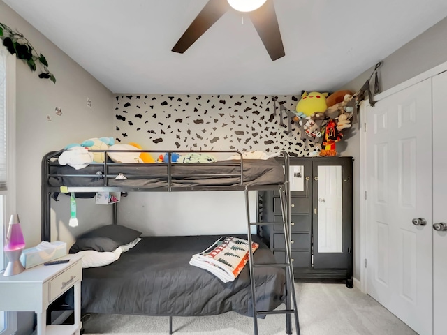 bedroom with ceiling fan