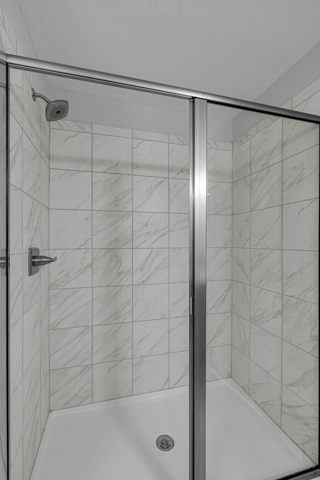 558 Twyla Dr, Lebanon, TN 37087 - bathroom with a shower stall