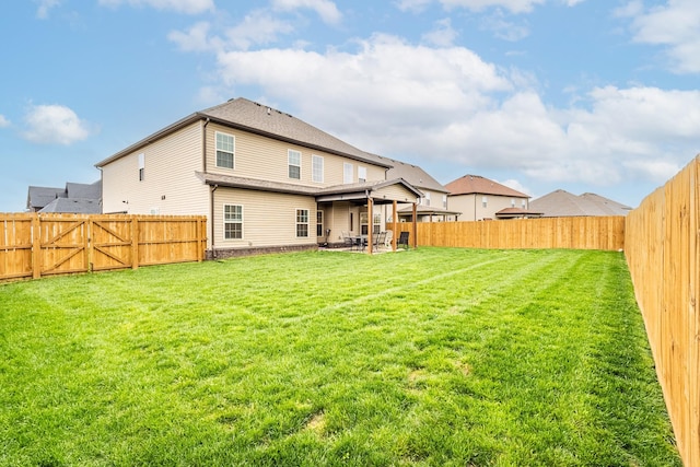 133 Kildeer Dr, Clarksville, TN 37040 - rear view of property featuring a yard, a patio, and a fenced backyard
