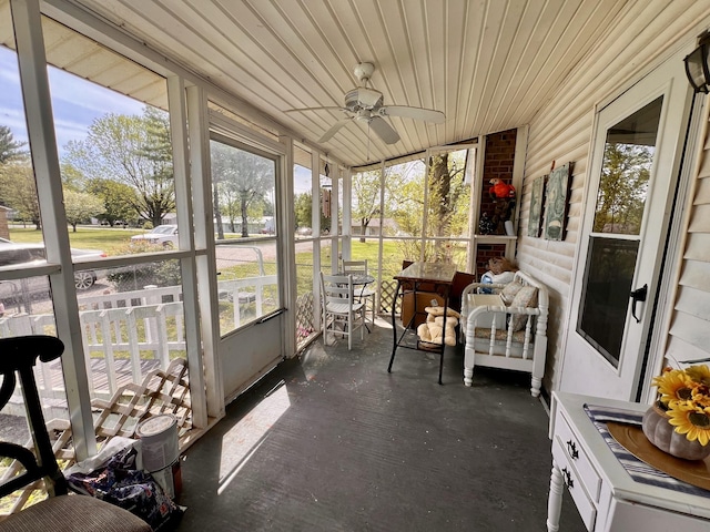 1112 Cumberland St, Decherd, TN 37324 - sunroom / solarium featuring ceiling fan