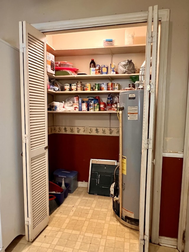 1112 Cumberland St, Decherd, TN 37324 - storage area featuring water heater