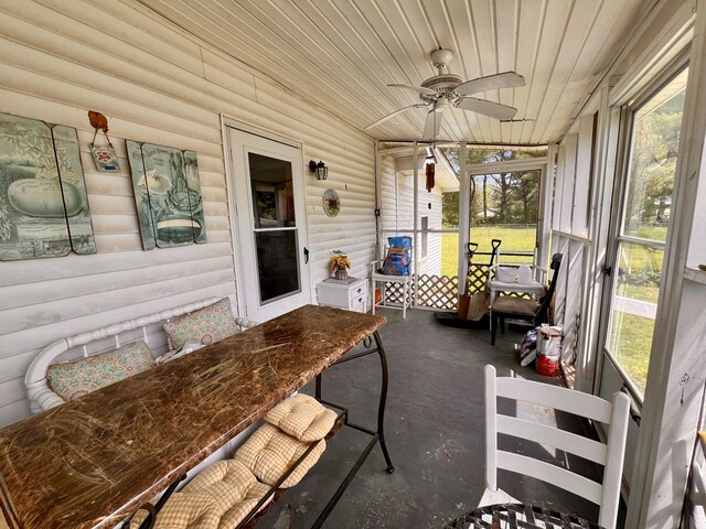 1112 Cumberland St, Decherd, TN 37324 - sunroom / solarium with a ceiling fan