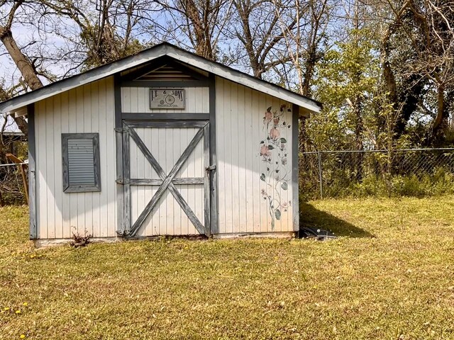 1112 Cumberland St, Decherd, TN 37324 - view of shed with fence