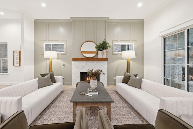 4201A Belmont Blvd, Nashville, TN 37215 - living room with recessed lighting, baseboards, wood finished floors, and a premium fireplace