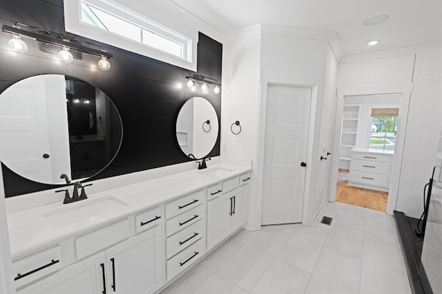6913 Pembrooke Farms Dr, Murfreesboro, TN 37129 - full bathroom featuring plenty of natural light, tile patterned flooring, and a sink