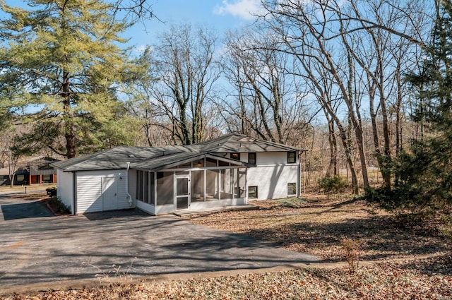 931 Downey Dr, Nashville, TN 37205 - view of front of home with a sunroom and driveway