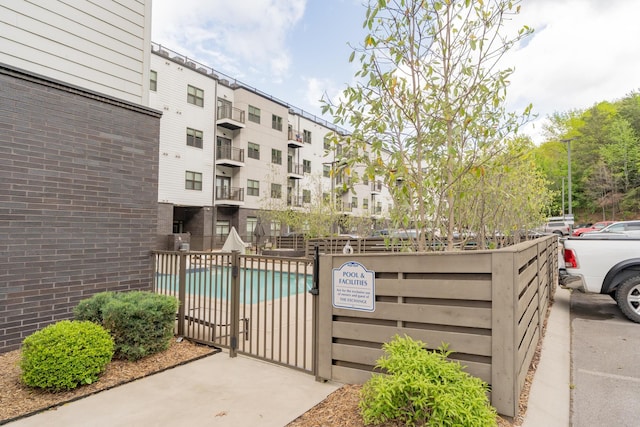 782 Riverfront Pkwy Unit 301, Chattanooga, TN 37402 - pool with fence