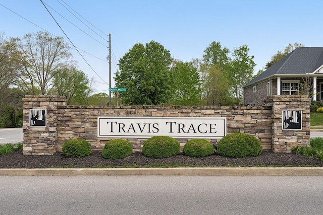 view of community / neighborhood sign