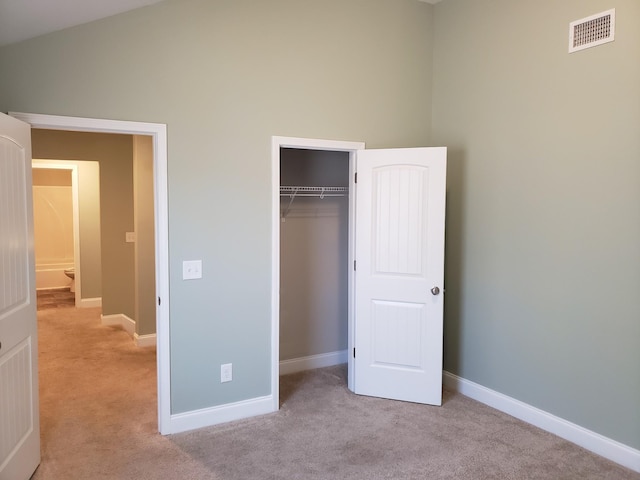 2260 Viking Ct, Murfreesboro, TN 37127 - unfurnished bedroom featuring baseboards, visible vents, a closet, and carpet flooring