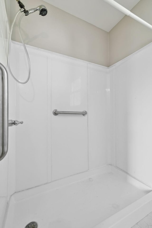 170 Wessington Pl, Hendersonville, TN 37075 - bathroom featuring a shower stall