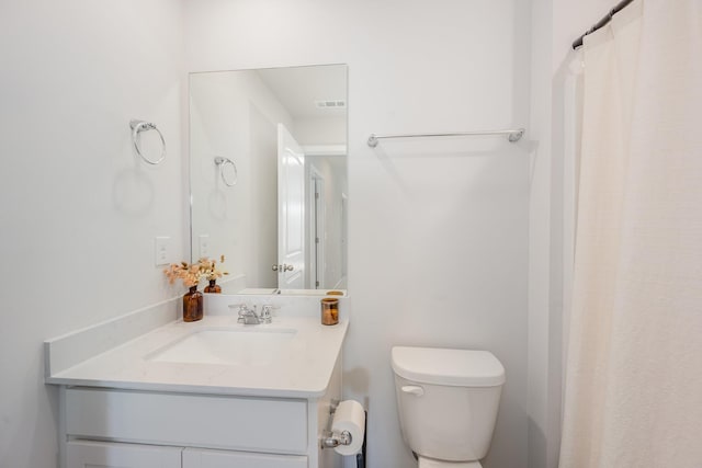 118 Olivia Cir, Chapel Hill, TN 37034 - full bathroom featuring toilet, vanity, and a shower with curtain