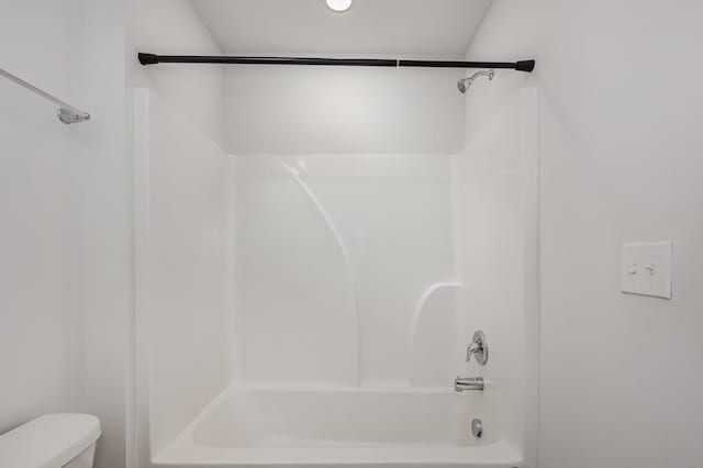 118 Olivia Cir, Chapel Hill, TN 37034 - full bathroom featuring toilet and shower / bath combination